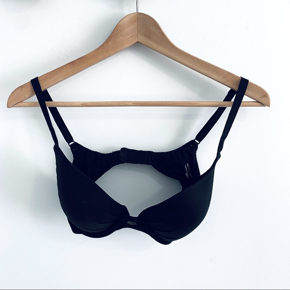 Victoria’s Secret Black Fabulous Plunge Bra